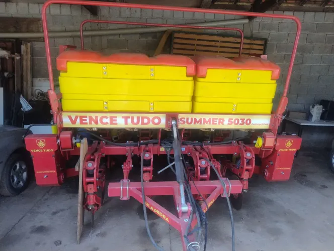 Plantadeira VENCE TUDO SUMMER 5030 4 LINHAS DE 55 CM PANTOGRÁFICA
