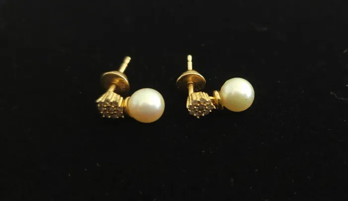 Brinco Ouro 18K com Diamantes e Pérolas