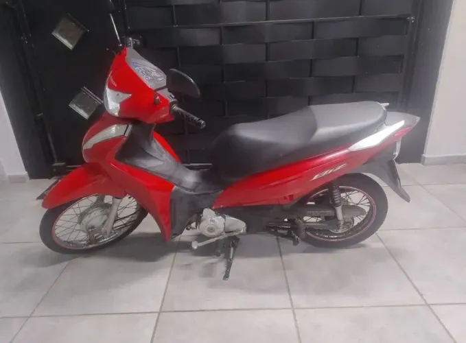 Moto biz 110i bem conservada