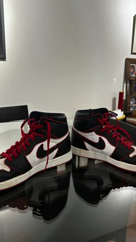 Tênis Nike Air Jordan 1 Retro High Bloodline - 45