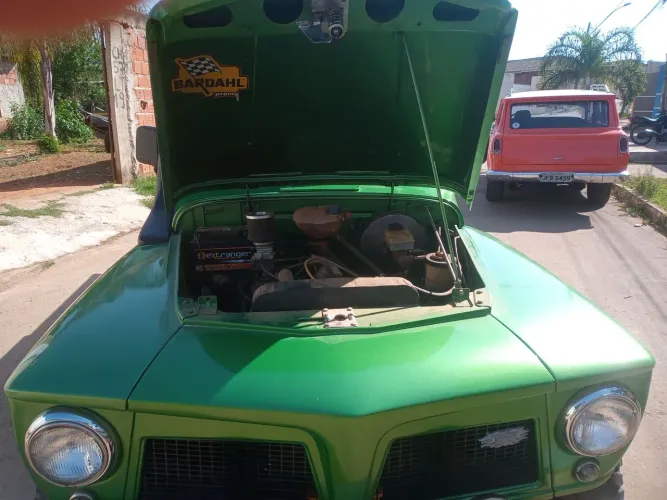 Ford F-75 4X4 2.3 1975