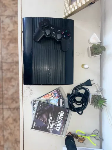 PS3 slim 320GB +1controle +5jogos funcionando perfeitamente
