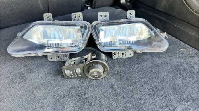 Farol de neblina do Jeep renegade 