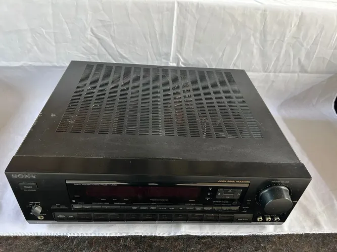 Receiver e amplificador Sony STR-D1011