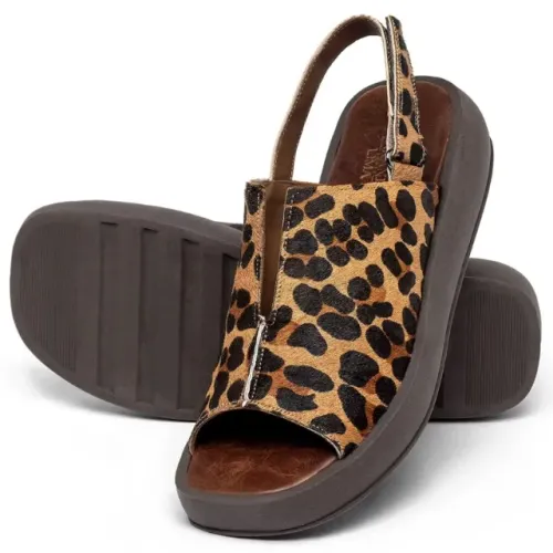 Sandália flatform de couro legítimo Laranja Lima. 