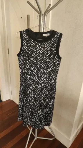 Vestido com bolso marca Ginestra forrado com pouco uso tamanho 38