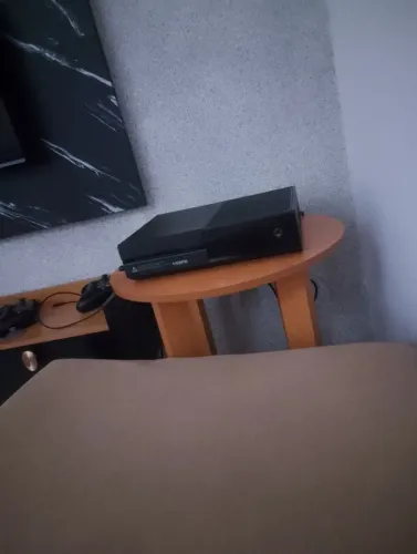Xbox one fat sem detalhes, na caixa.