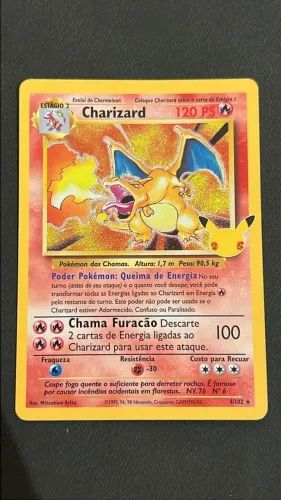 Pokémon TCG - Charizard (4/102) Edição Especial 25 anos