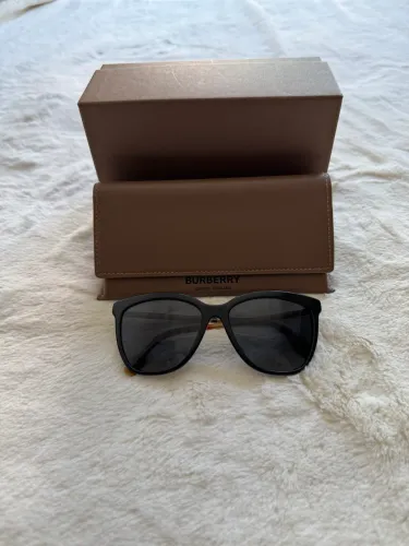 Óculos Burberry