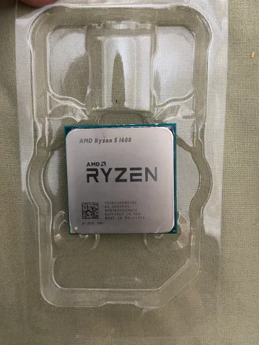 Processador Ryzen 5 1600 usado