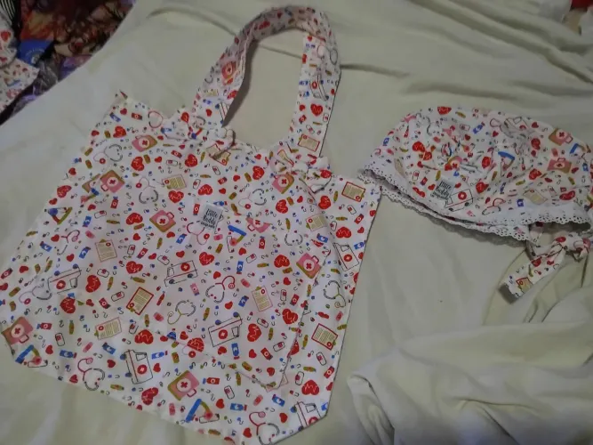 VENDE-SE BOLSAS E TOUCAS