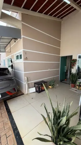 Casa 2/4 sendo uma suíte em condomínio 902 Sul