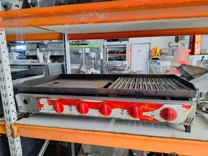Char Broiler a Gás de 1 metro com Chapa conjugada Progás