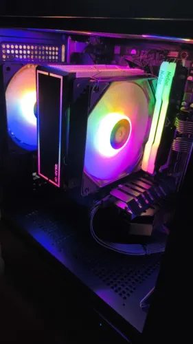 PC Ryzen 5 5600, 16GB DDR4-3600 RGB, SSD 500GB NVME, RX 6600M Computador