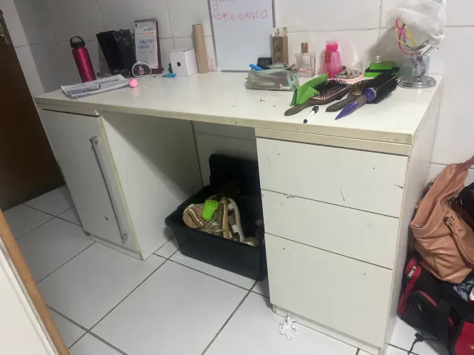 Escrivaninha branca 5 compartimentos 