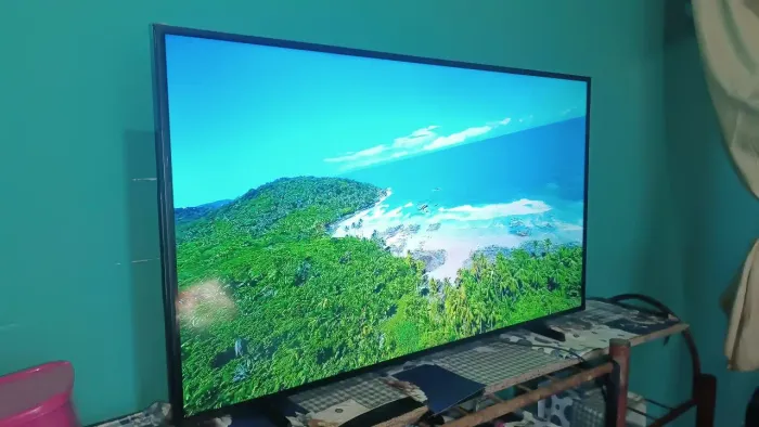 Televisão Samsung tela cristal 43 p ano 2025 sem arranhões única dona