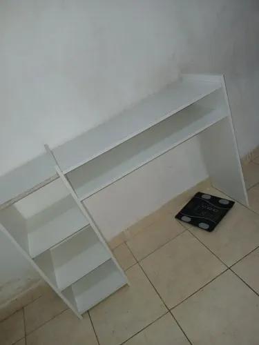Penteadeira ou mesa para unha