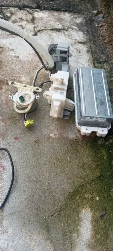 Vendo bomba de água placa e motor giratória do climatizador Consul funcionando 