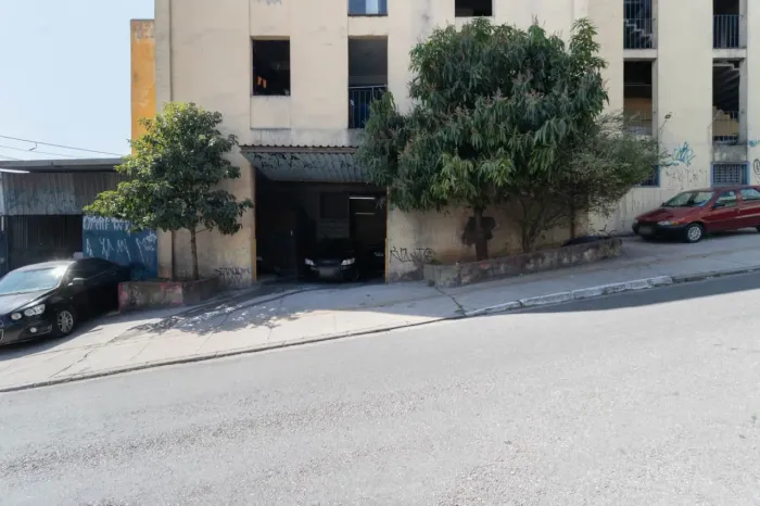 Loja na Avenida Olavo Egídio de Souza Aranha, 34 400 m²
