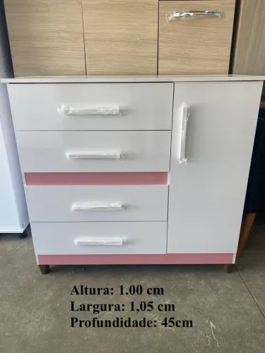 Cômoda com listra rosa - entrego 