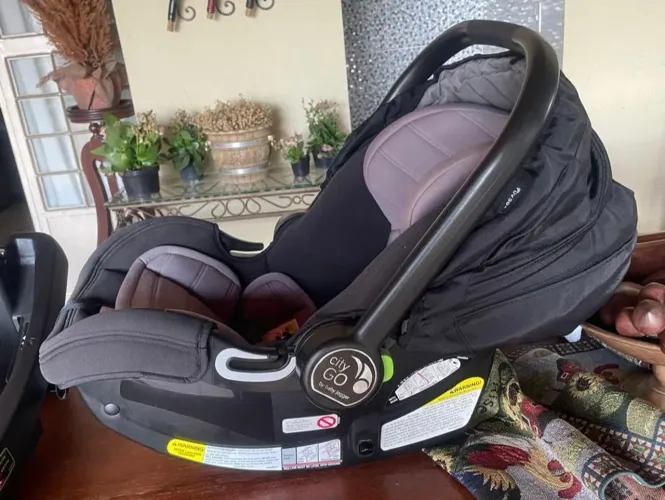 Cadeira Auto Baby Jogger City GO + Base Automóvel - Excelente Estado
