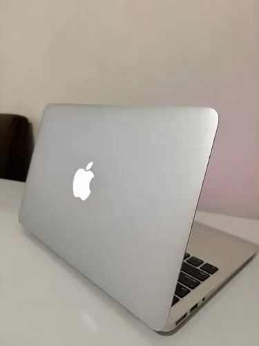 MacBook Air 11