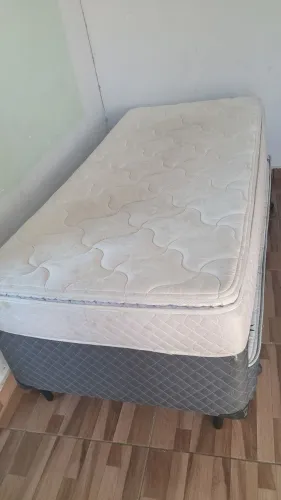 Cama box solteiro com auxiliar integrada, em ótimo estado (Entrego)