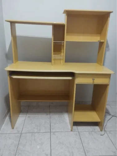 Escrivaninha / mesa de computador net