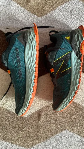 Tênis New Balance Fresh Foam Hierro V6 Trail - Tam 40/41