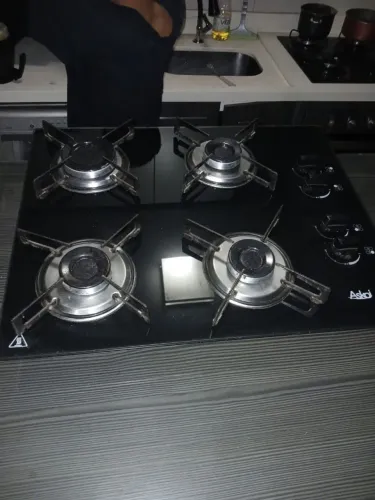Cooktop 4 Bocas de Vidro Trempes Robustas Temperado Preto - Ótimo Estado! Bivolt