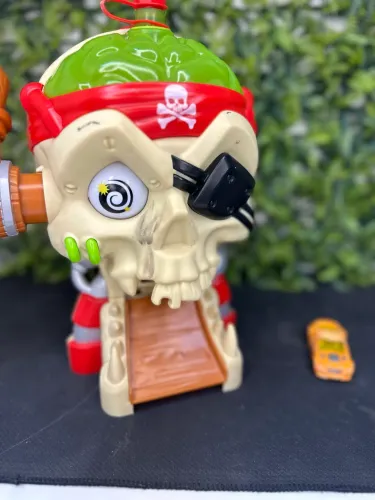 Pista Carrinho Caveira Pirata com Lançador + Carrinho