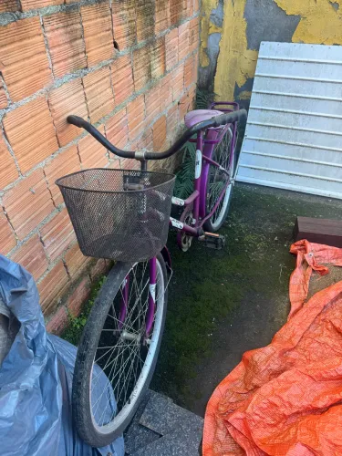 Bicicleta Urbana Feminina Aro 26 com Cesta e Bagageiro