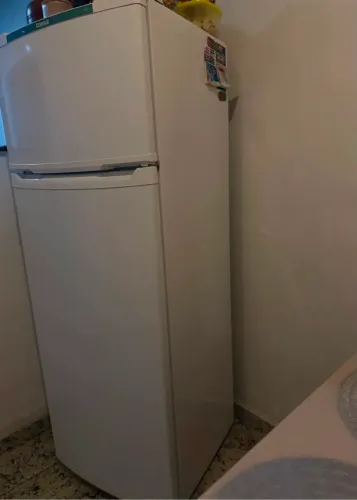 Vendo geladeira em ótimo estado 