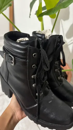 Bota de salto preta Ankle Boot Feminina 