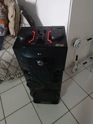 Caixa de som xboom LG 1milrms 