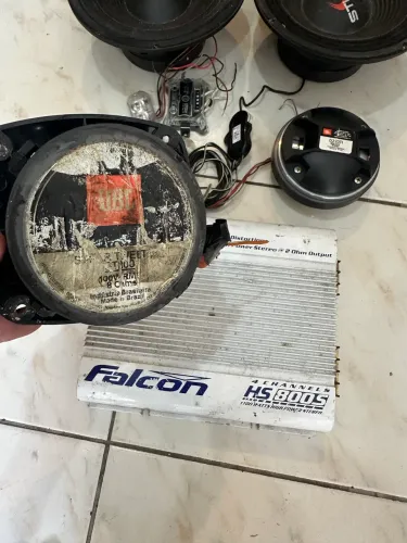 Acessórios para som automotivo - só vendo tudo junto