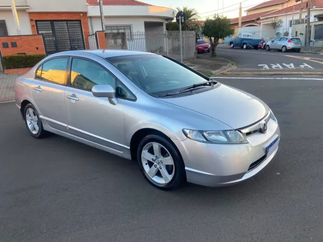 Honda Civic Sedan LXS 1.8/1.8 Flex 16V Mec. 4P 2007