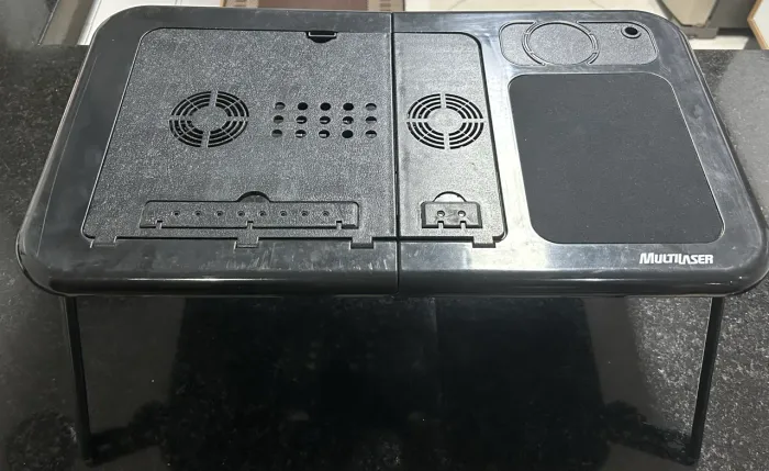 Vende Mesa Portátil Notebook Dobrável Com Cooler Tomate MTN-888 Preto ABS - multilaser 