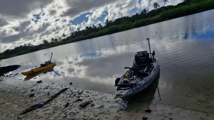 Vendo caiaque iron com cadeira remo  tampão e carrinho a depender negócio com o pedal tb