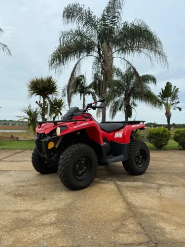 QUADRICICLO CAN AM OUTLANDER 570 SUPERCONSERVADO