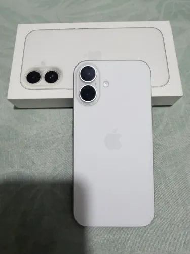 iPhone 16 branco