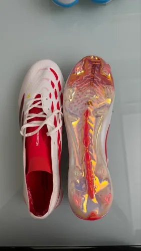  Chuteira Adidas Predator 26 Elite FG - Branco Vermelho
