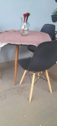 Mesa com cadeira