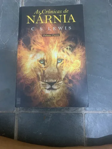 Livro as crônicas de Nárnia 