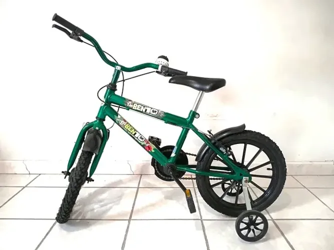 Bicicleta (Bike) infantil do Ben 10, aro 16, com rodinhas (estado de nova)