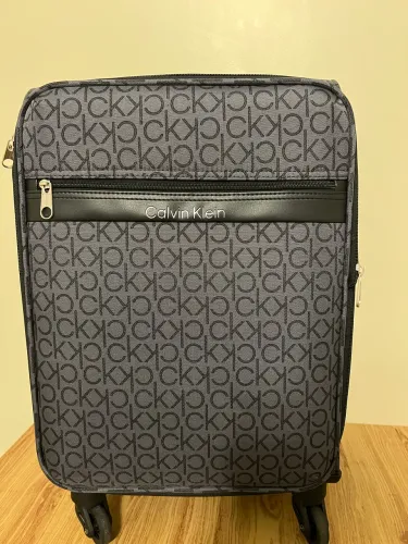 Mala Calvin Klein nova, 35x22