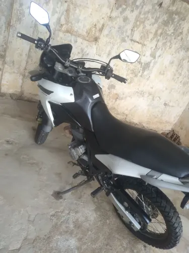 Vende se uma xre300 ano 2016 flex leia o anúncio