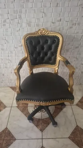 Cadeira com roldana
