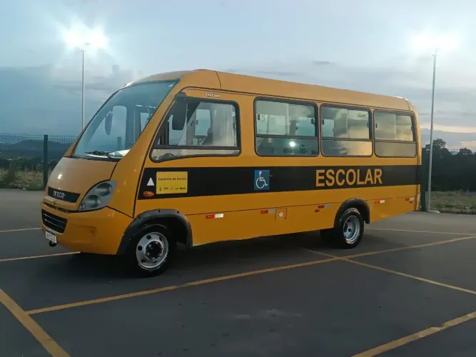 Micro-ônibus Iveco 70c17...2012/2013