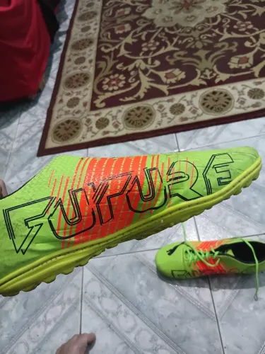 Chuteira da puma verde FUTURE